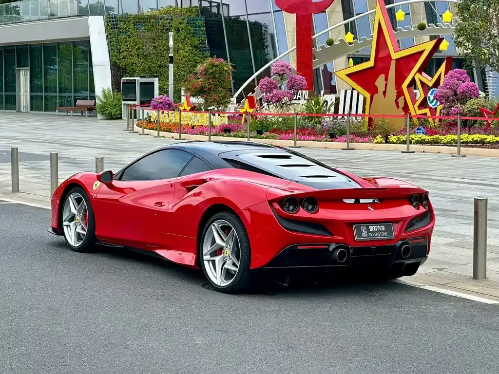 Ferrari F8 — фото 7