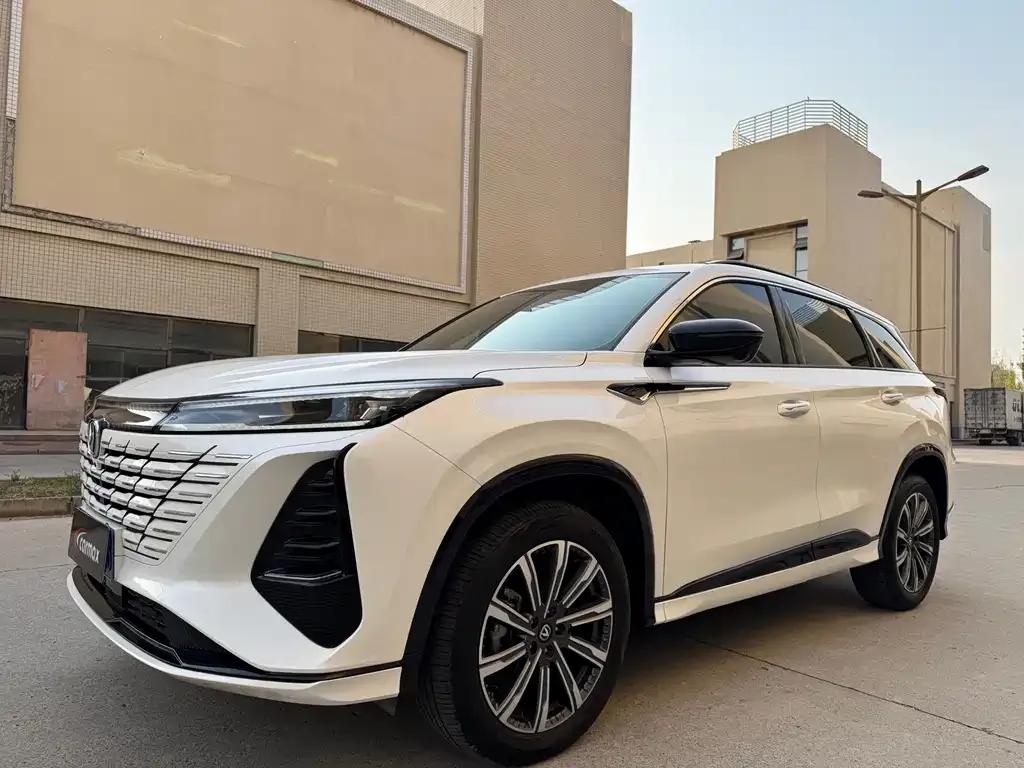 Changan CS75 PLUS iDD — фото 1