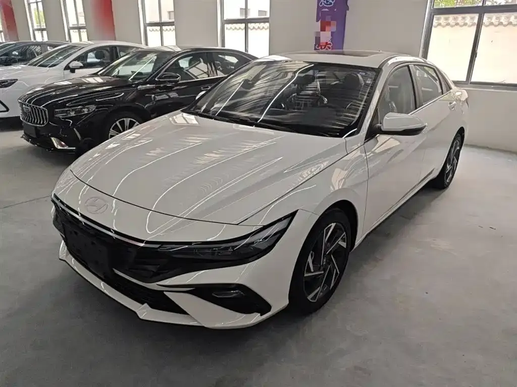 Hyundai Elantra — фото 2