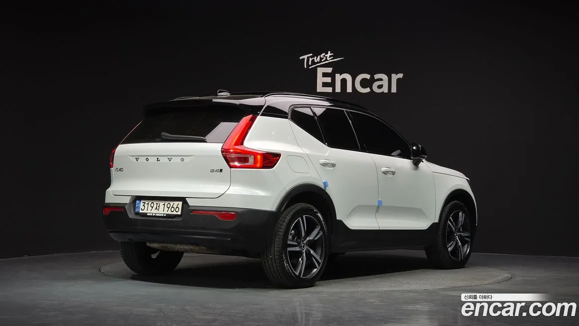 Volvo XC40 — фото 2
