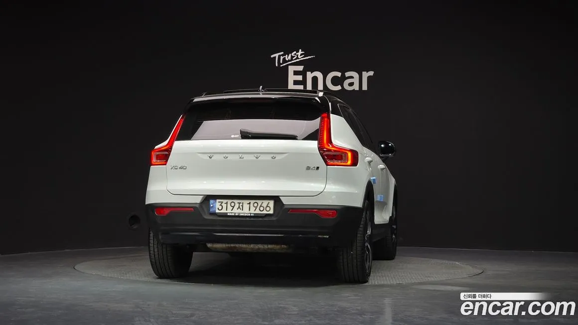 Volvo XC40 — фото 4