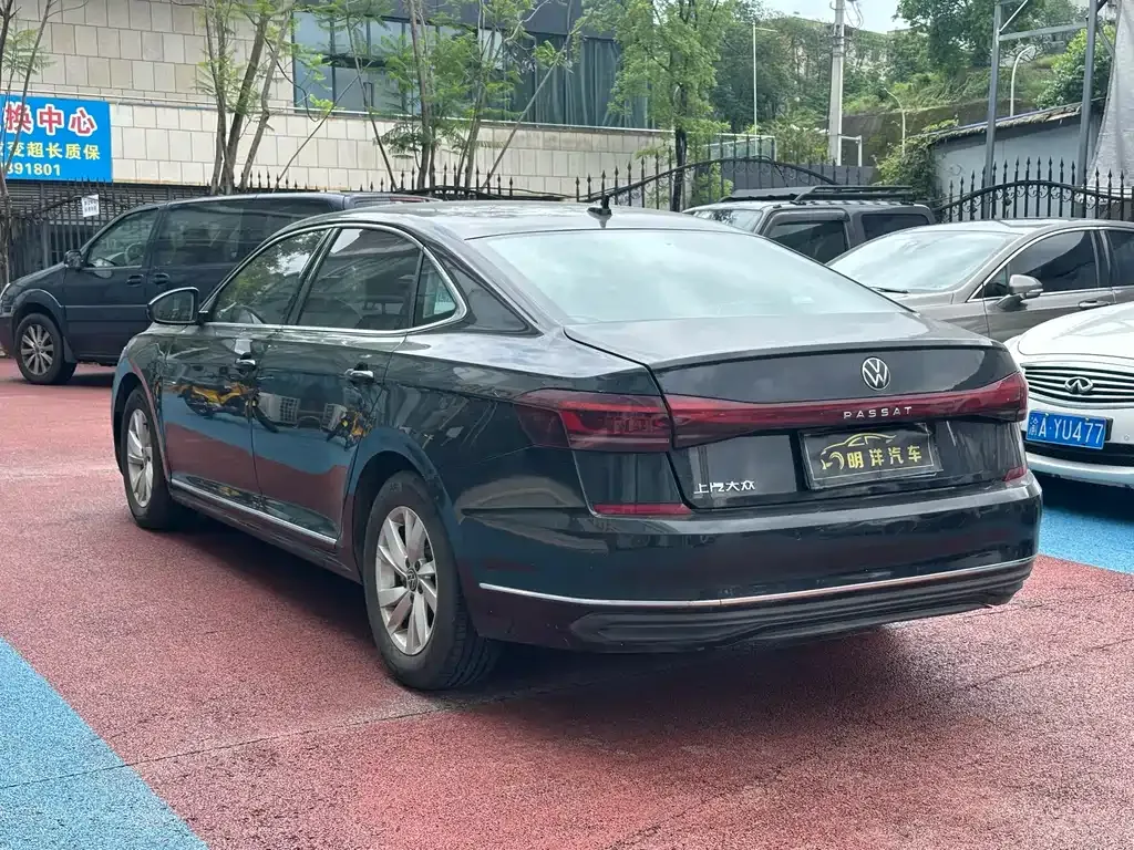 Volkswagen Passat — фото 10