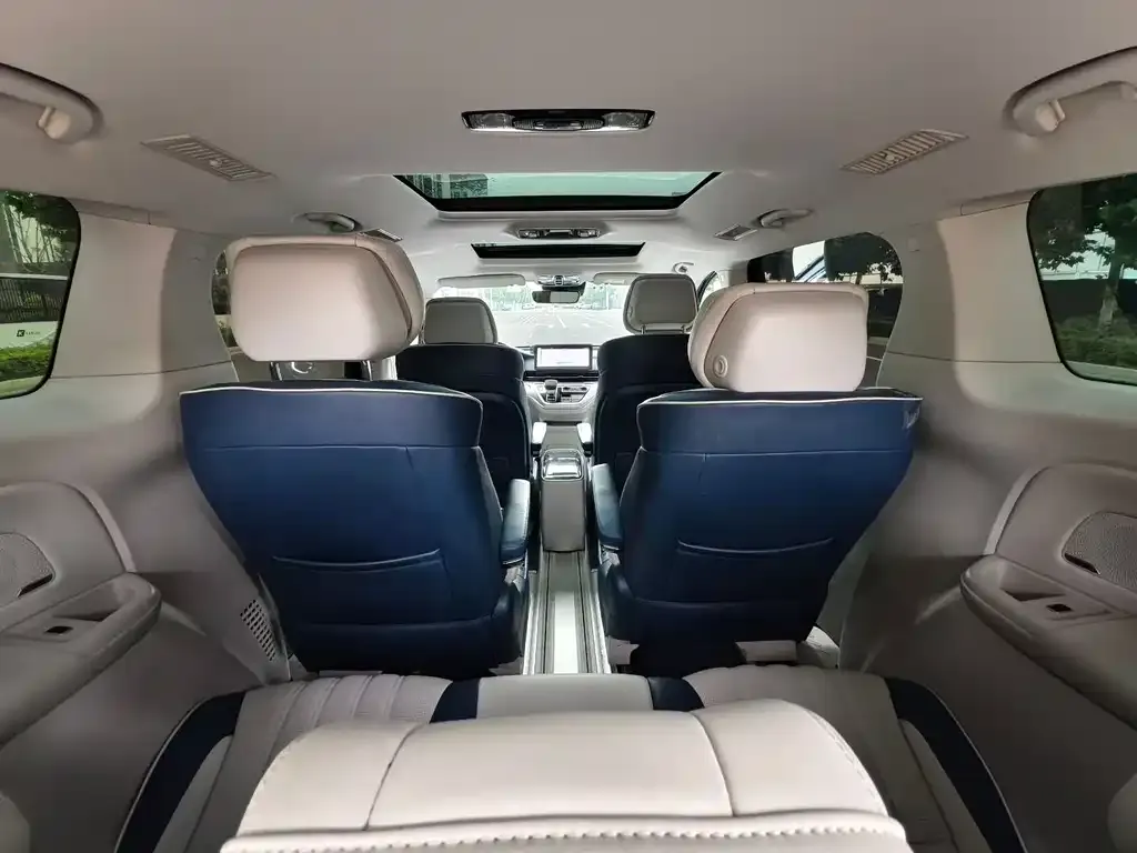 Roewe iMAX8 — фото 3