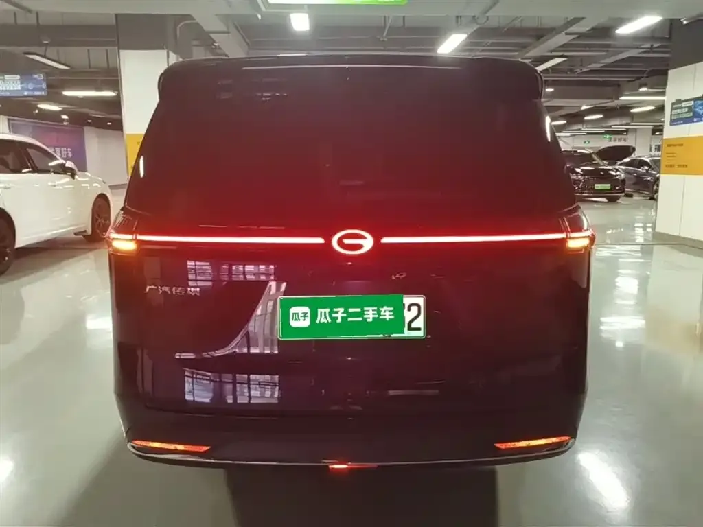 GAC Motor E8 Hybrid — фото 4