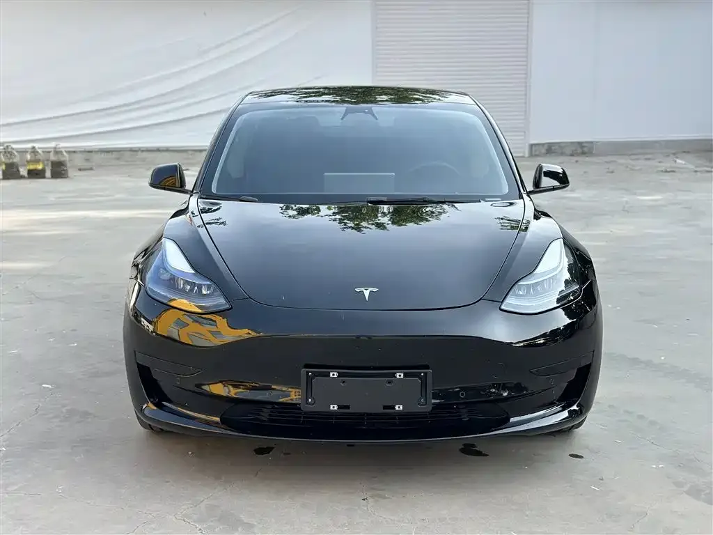 Tesla Model 3 — фото 2