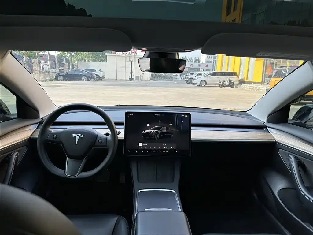 Tesla Model 3 — фото 5