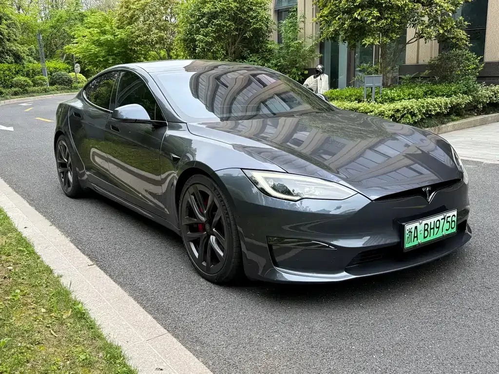 Tesla Model S — фото 10