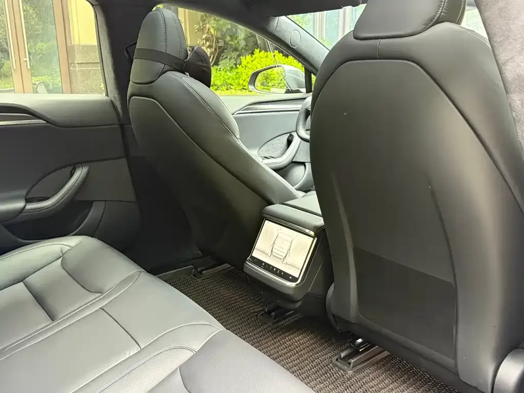 Tesla Model S — фото 2