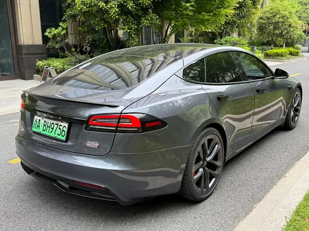 Tesla Model S — фото 7