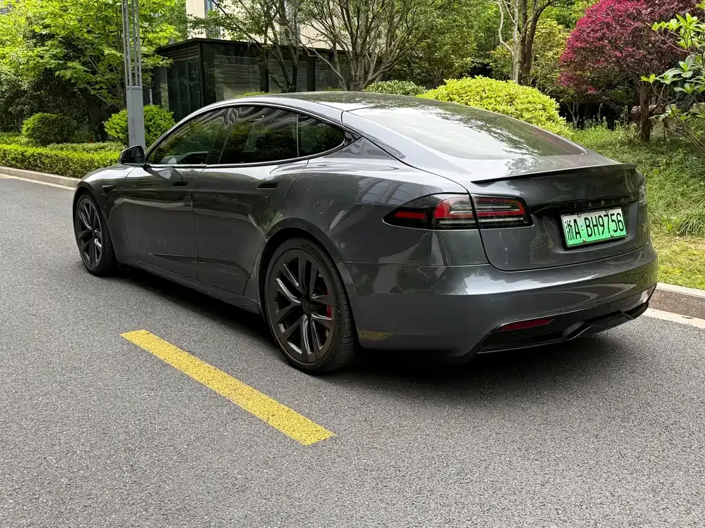 Tesla Model S — фото 6