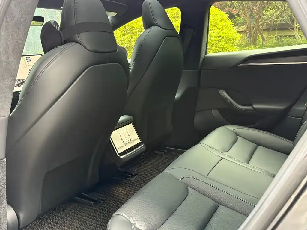 Tesla Model S — фото 5