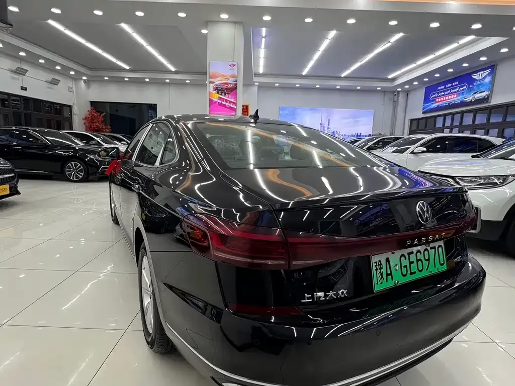 Volkswagen Passat New Energy — фото 10