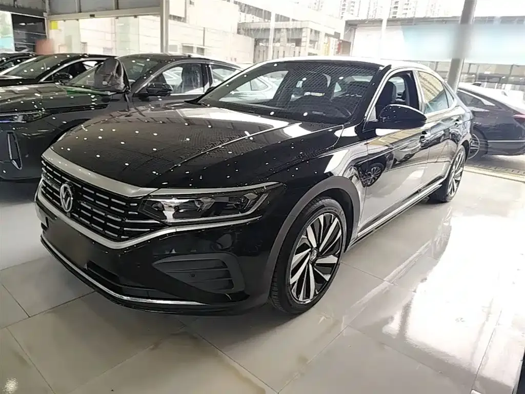 Volkswagen Passat — фото 1
