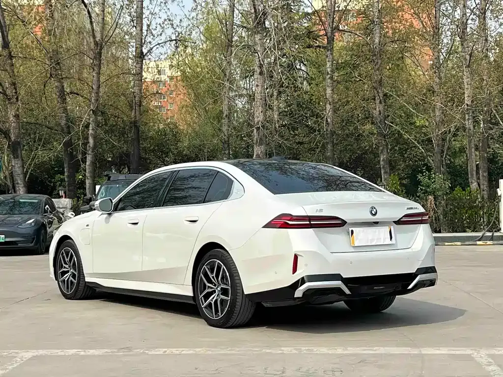 BMW i5 — фото 10
