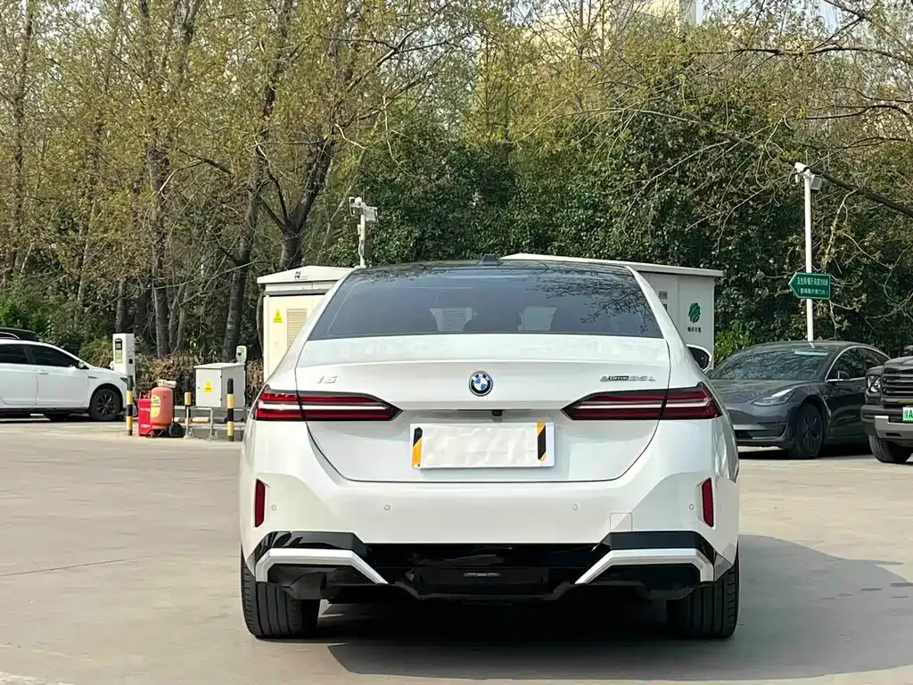 BMW i5 — фото 7