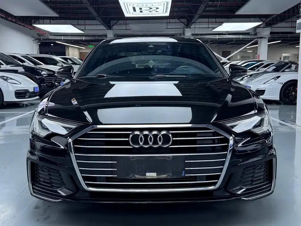 Audi A6L — фото 1