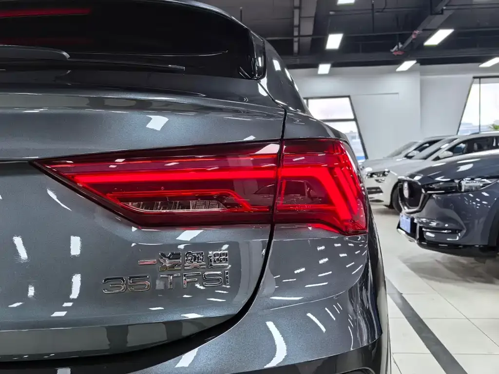 Audi Q3 Sportback — фото 4