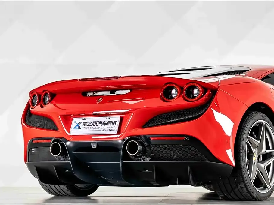 Ferrari F8 — фото 9
