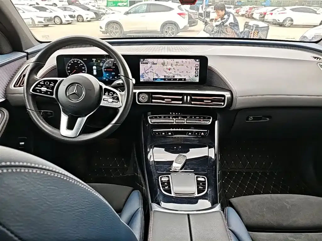 Mercedes-Benz EQC — фото 2