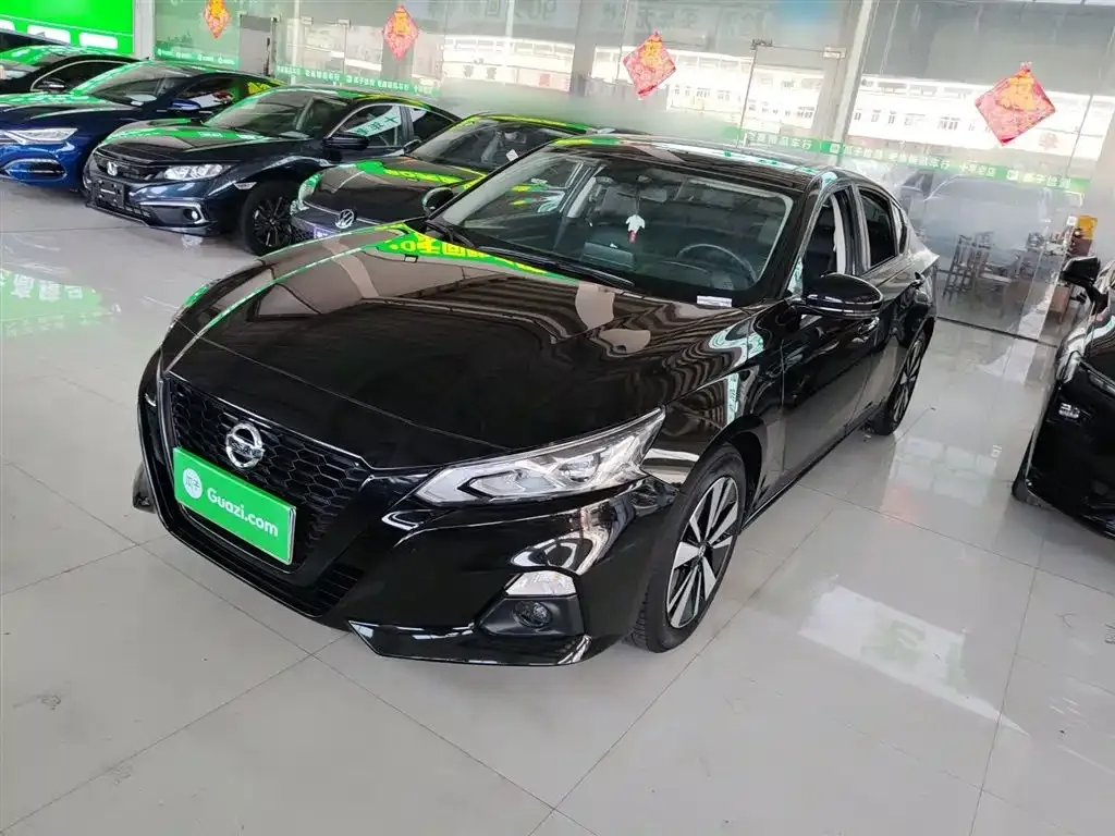 Nissan Teana — фото 1
