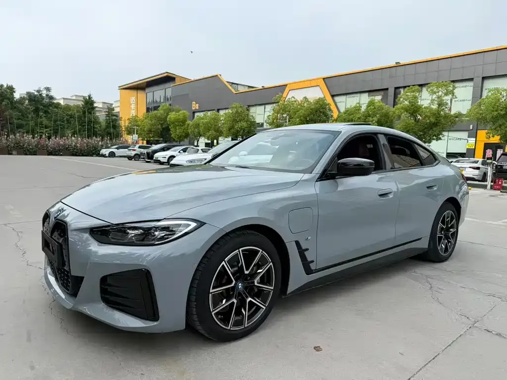 BMW i4 — фото 1