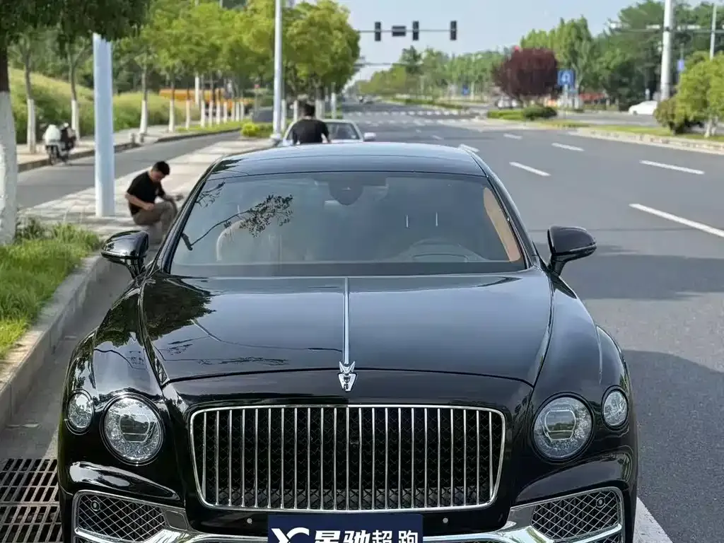Bentley Flying Spur — фото 5