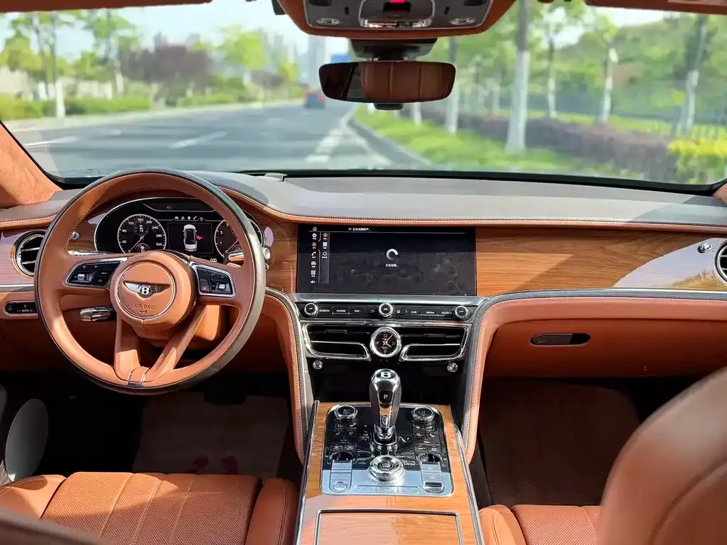 Bentley Flying Spur — фото 6