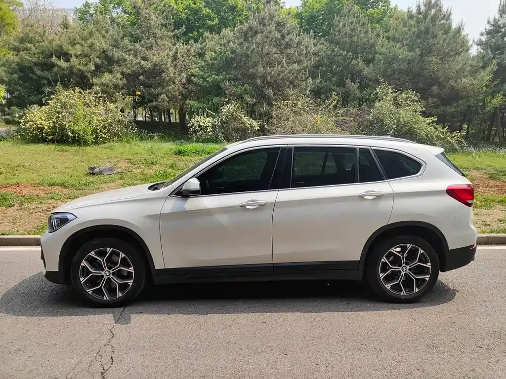 BMW X1 — фото 9