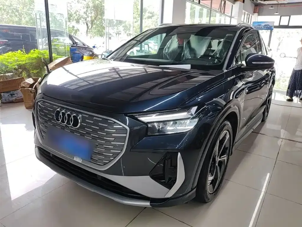 Audi Q4 e-tron — фото 9