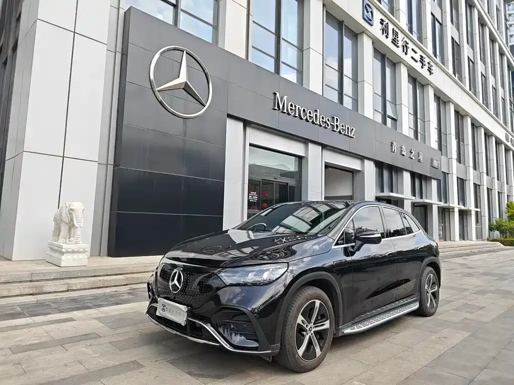 Mercedes-Benz EQE SUV — фото 1