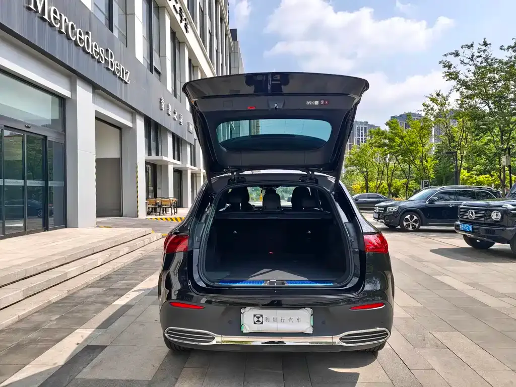 Mercedes-Benz EQE SUV — фото 9