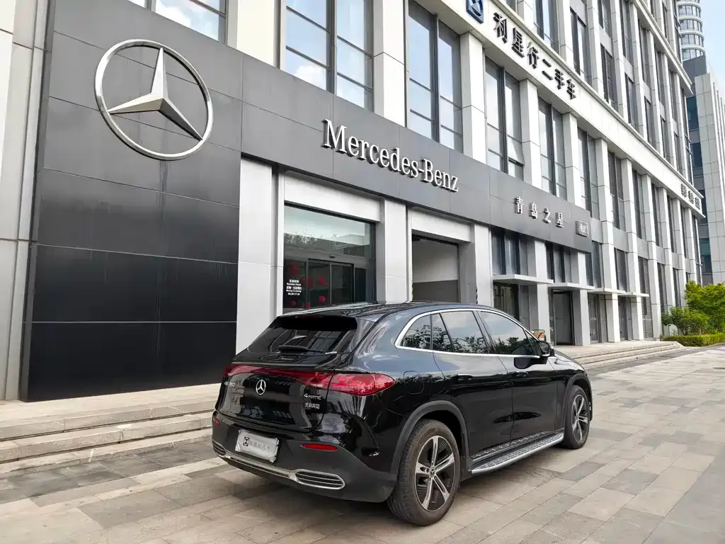 Mercedes-Benz EQE SUV — фото 7