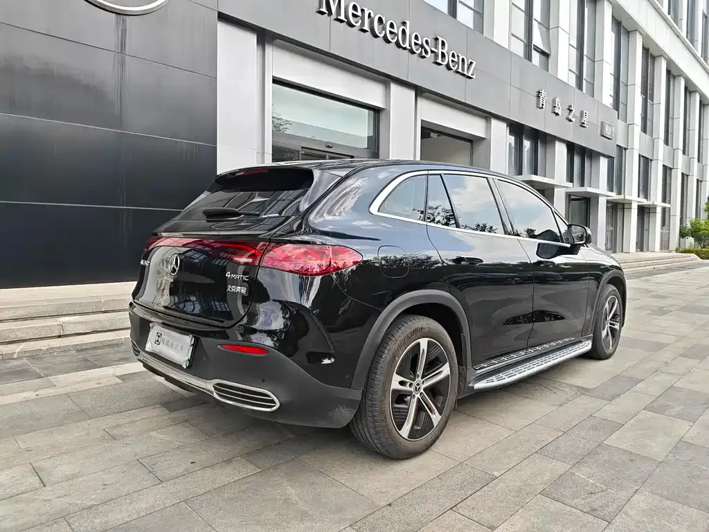 Mercedes-Benz EQE SUV — фото 4