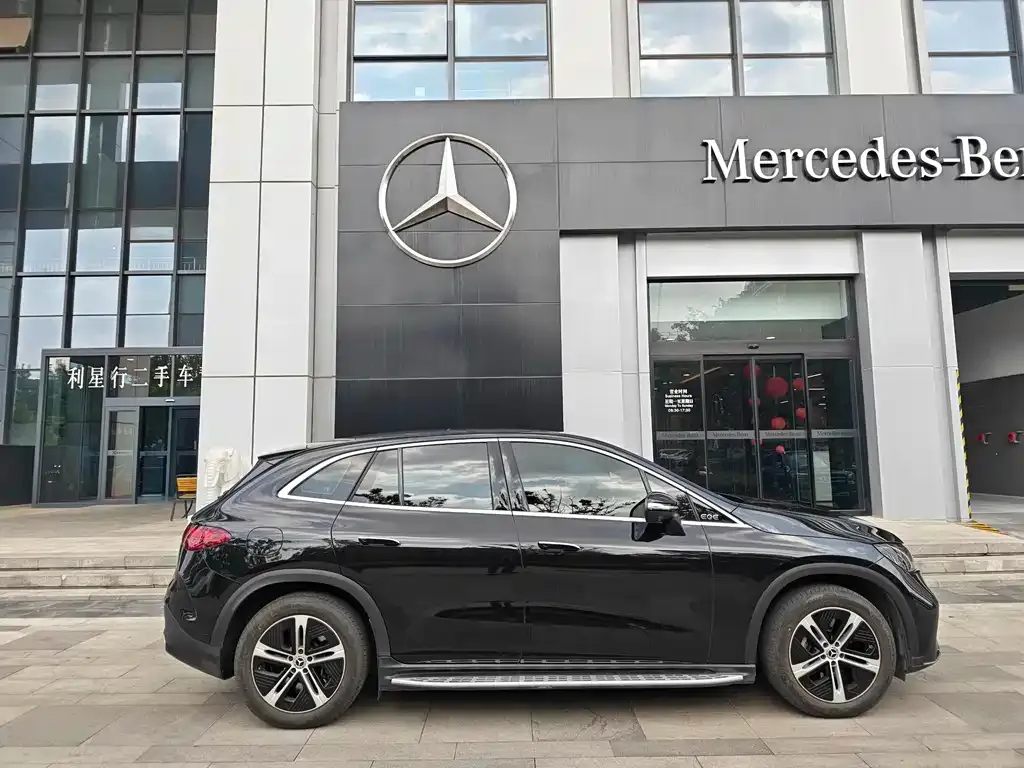 Mercedes-Benz EQE SUV — фото 3