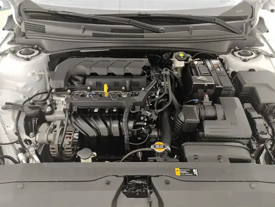 Hyundai Elantra — фото 10