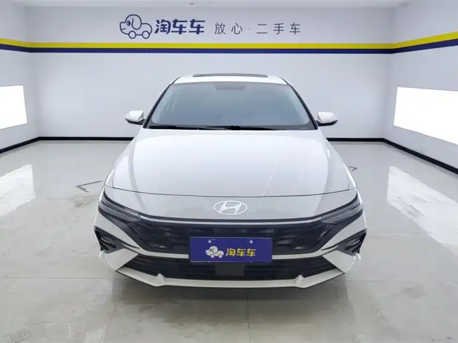 Hyundai Elantra — фото 4