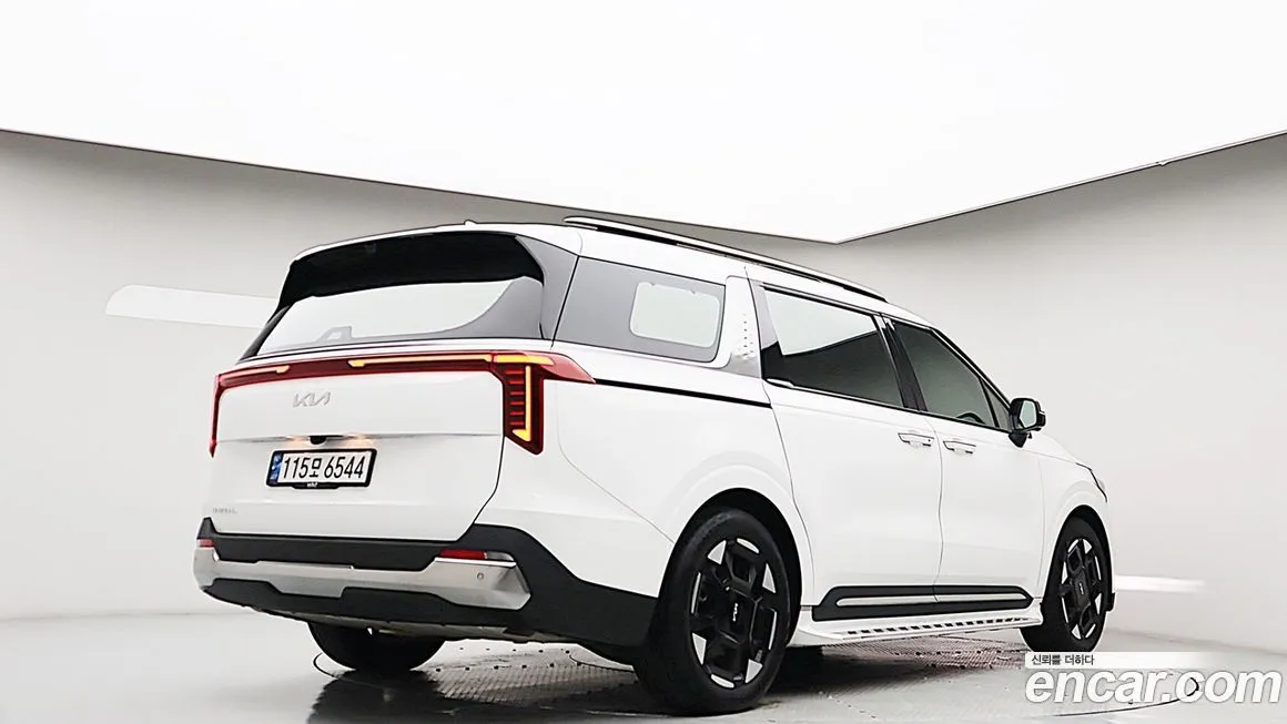 Kia Carnival — фото 4