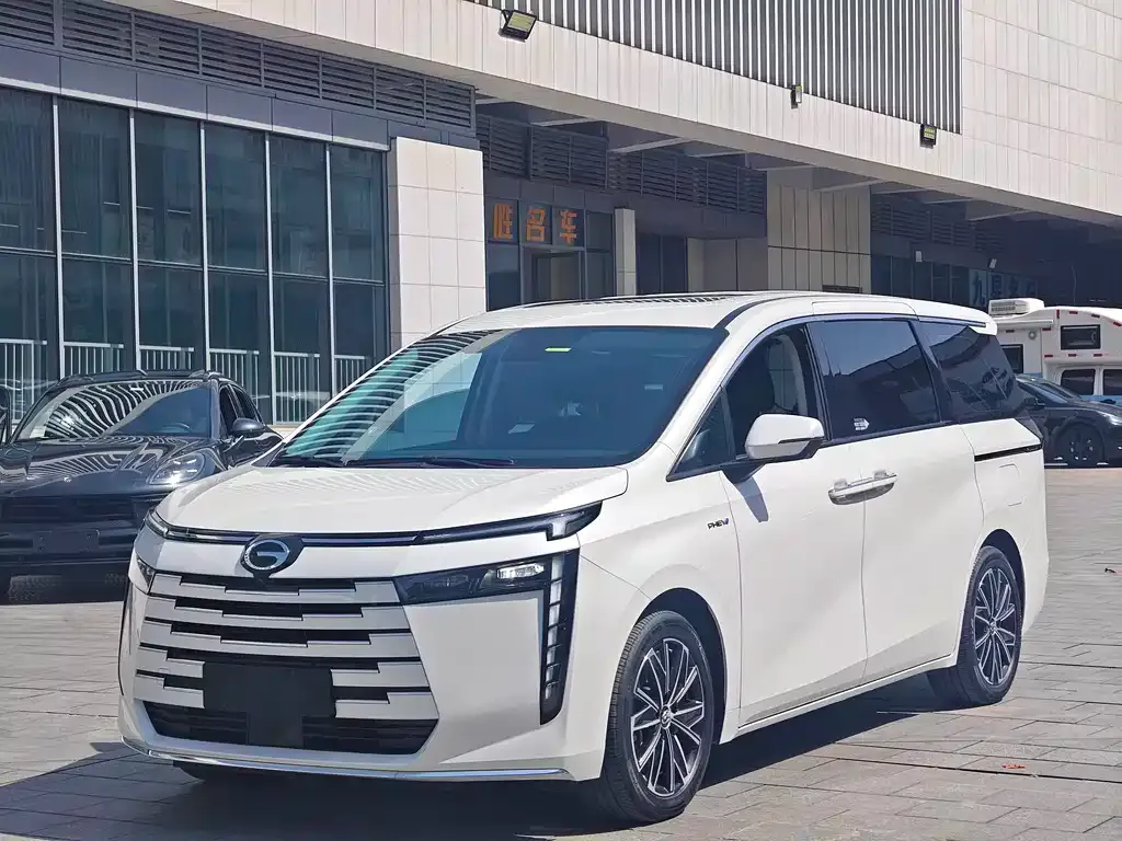 GAC Motor E8 Hybrid — фото 1