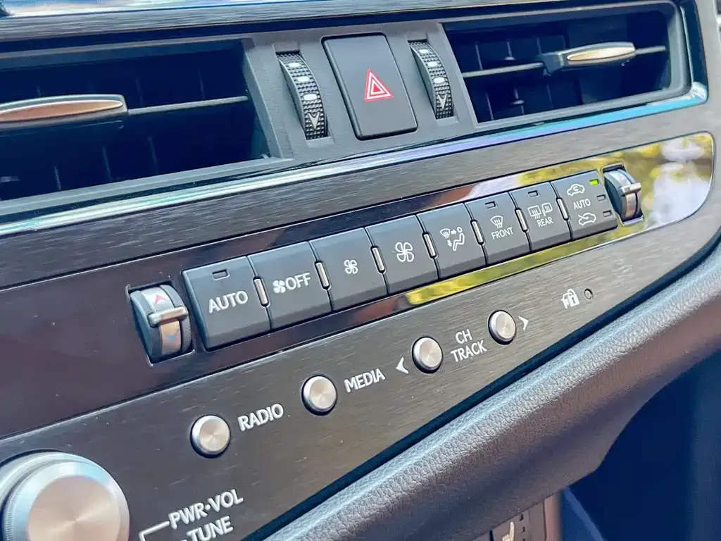 Lexus ES — фото 4