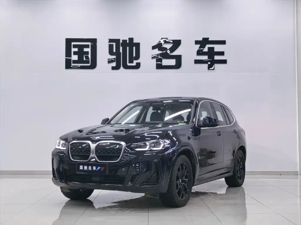 BMW iX3 — фото 1
