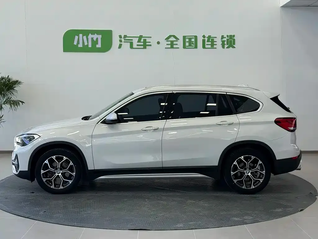 BMW X1 — фото 5