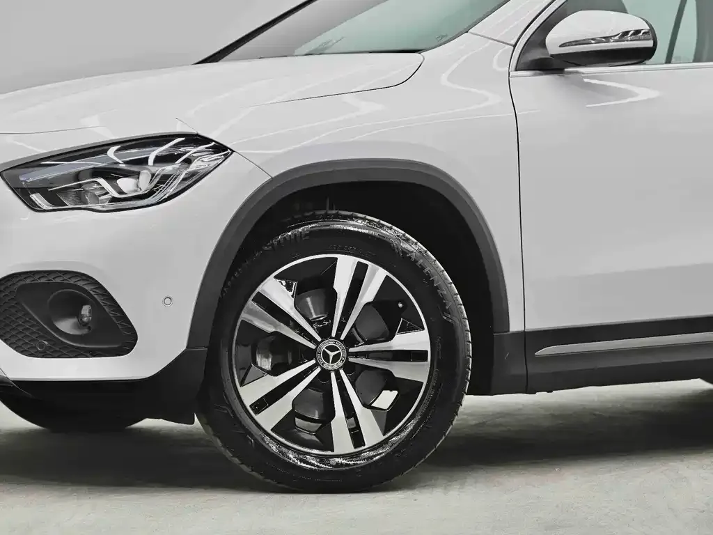 Mercedes-Benz GLA — фото 10