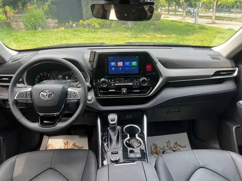 Toyota Highlander — фото 2
