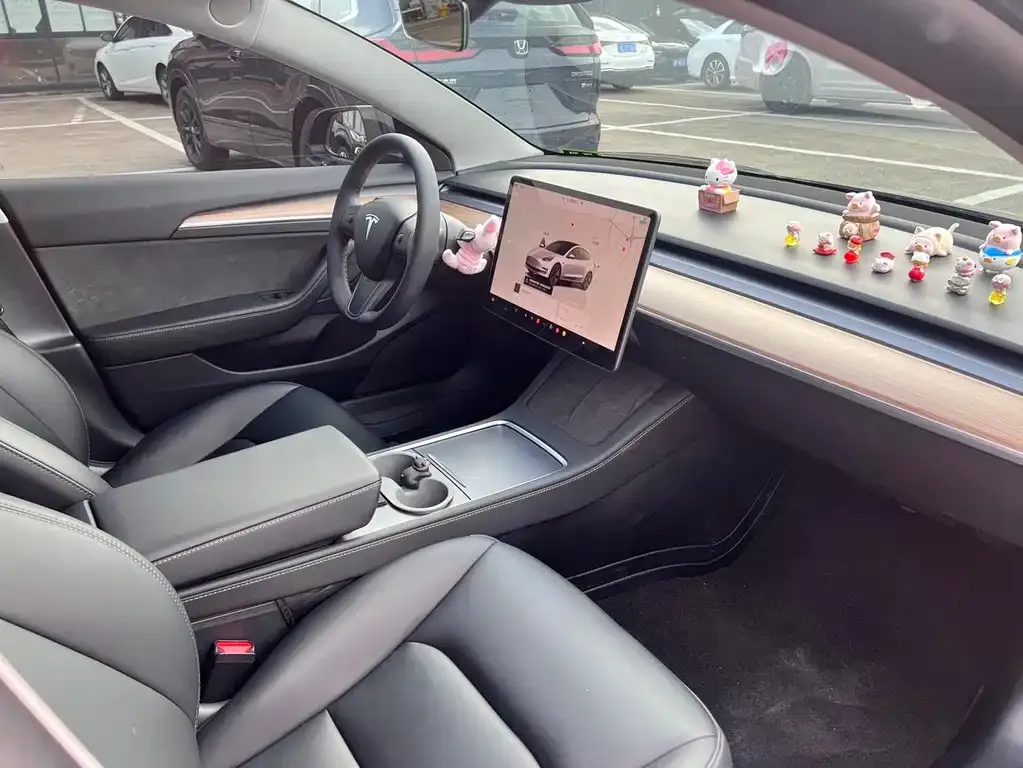 Tesla Model 3 — фото 4