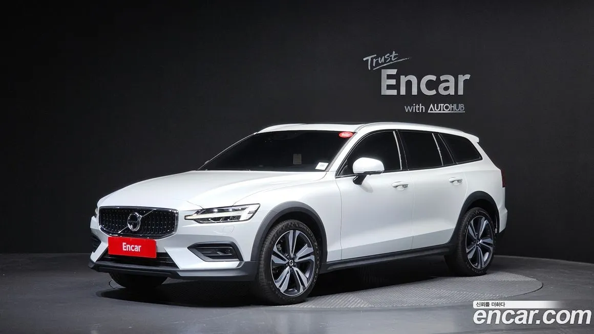 Volvo V60 — фото 1