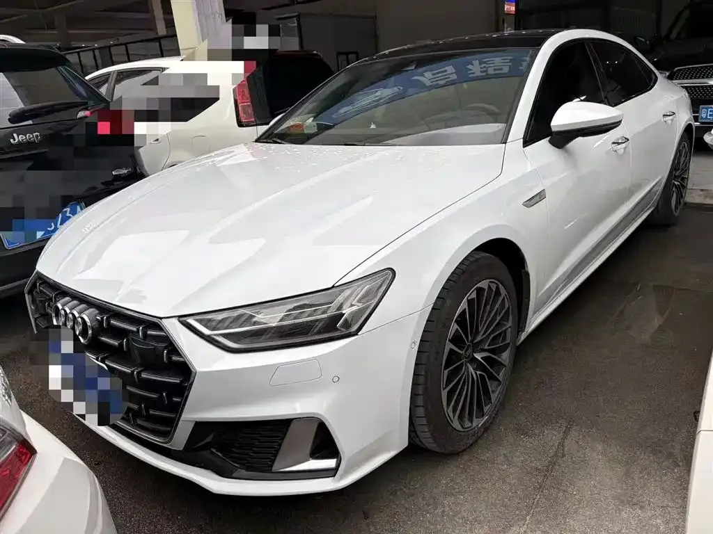 Audi A7L — фото 1