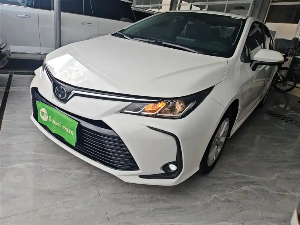 Toyota Corolla — фото 10