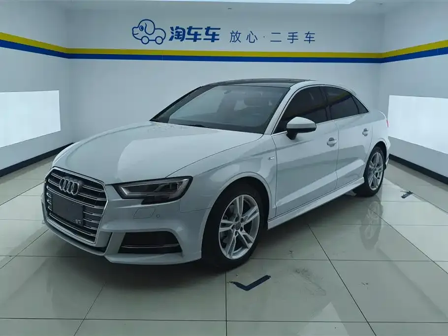 Audi A3 — фото 1
