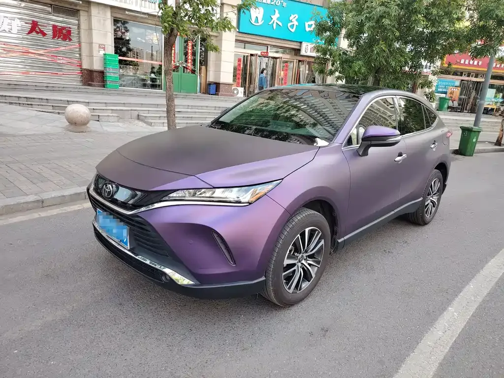 Toyota Harrier — фото 1