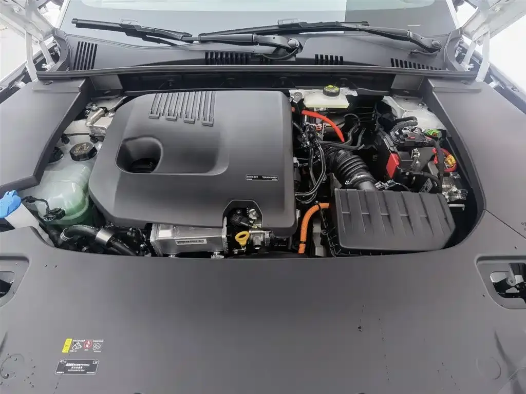 Volvo XC70 Plug-in Hybrid — фото 5